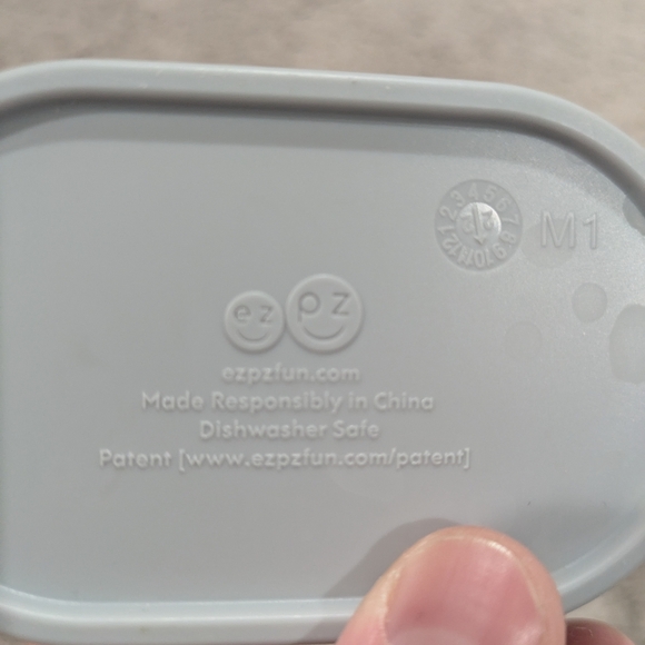 Ezpz Tiny Pops Silicone Ice Pop Mold Set - Gray - Picture 5 of 12